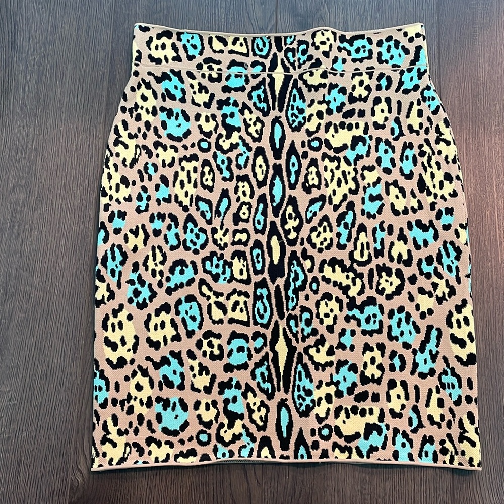 BCBG MAXAZRIA Cheetah Skirt Size Large